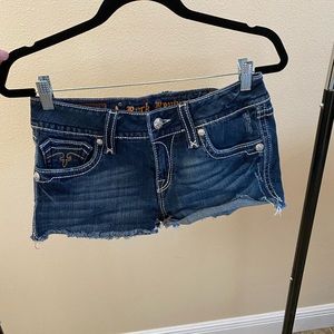 Rock revival Debbie Jean shorts size 29
